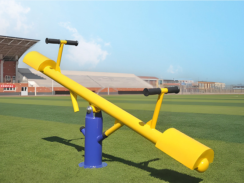 户外健身器材展示